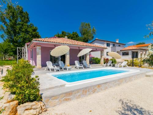 Svetvincenat House | Holiday Home Mario by Interhome