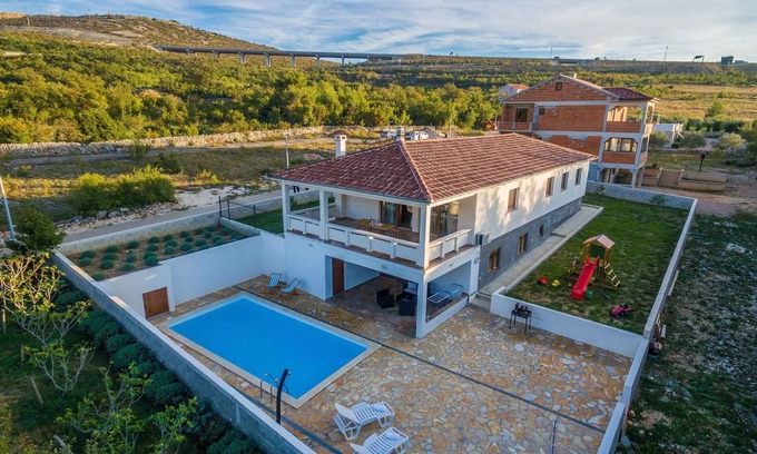Rovanjska House | Holiday home mit Klimaanlage und Pool