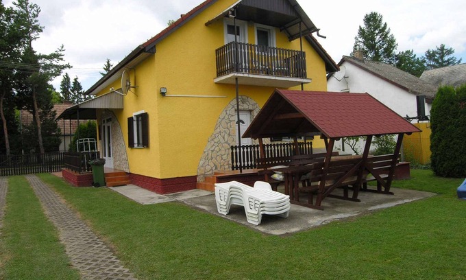 Balatonkeresztur House | Holiday home near the center with washer