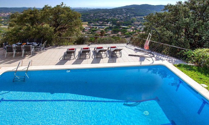 Calonge House | Holiday Home Paris by Interhome