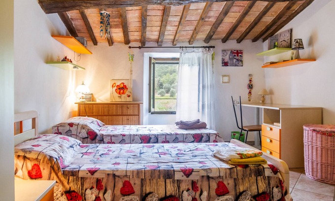Roccastrada House | Holiday Home 'Querciagrossa Da Dora' with Private Pool, Private Terrace and Wi-Fi