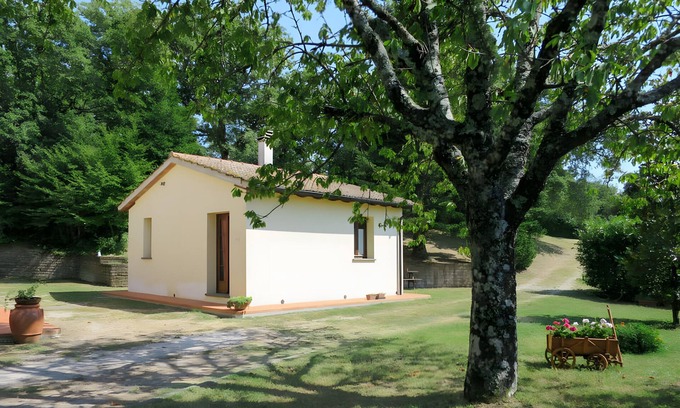 Montieri Apartment | Holiday Home 'San Michele - Casa Giano' with Mountain View, Shared Pool and Wi-Fi