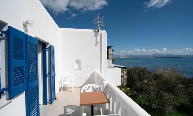Drios House | Holiday Home 'Sea 2 Sky Dryos' with Sea View, Wi-Fi and Air Conditioning