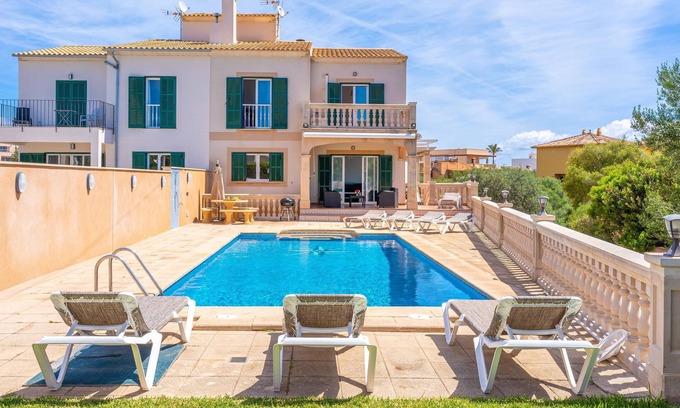 Portocolom House | Holiday Home Villa Alicia with Pool, Wi-Fi & Terrace