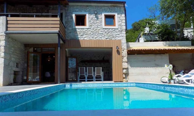 Tribalj House | Holiday home with heated pool