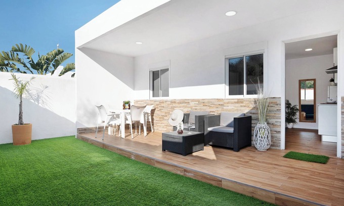 Zahora House | Holiday Home 'Zahora Qg' with Mountain View, Wi-Fi and Air Conditioning