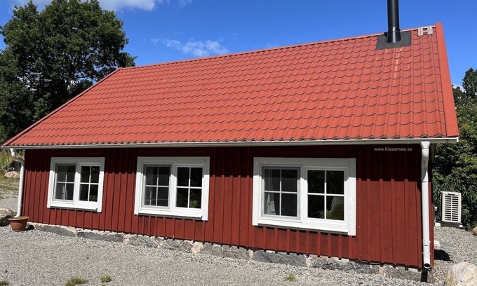 Urshult House | Holiday house "Gamla Smedja", Klasamåla, Småland - farm by lake Åsnen .