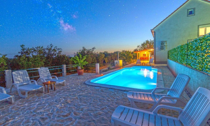 Lovrec House | Holiday house Lovrec for 1 - 12 persons with 4 bedrooms - Holiday house