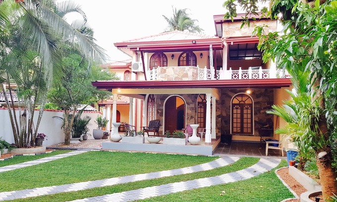 Aluthgama House | Holiday house, low room 20 € pp, double room.+ Ac + Vantilador 2 km from the beach, 30C