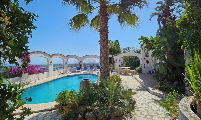 Monte Pego House | Holiday house with 2 apartments in a fantastic panoramic position with a large pool