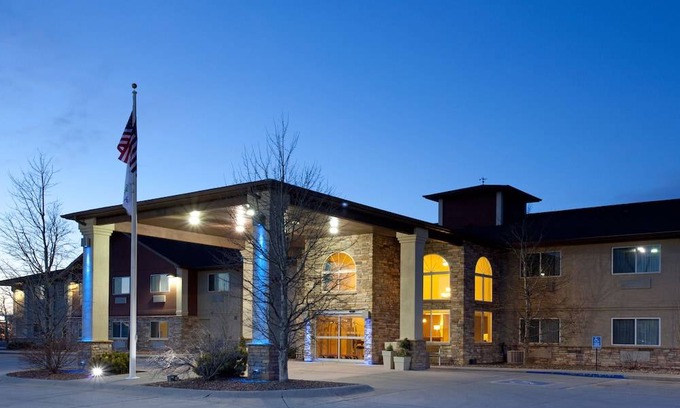 Torrington Hotel | Holiday Inn Express Hotel & Suites Torrington, an IHG Hotel