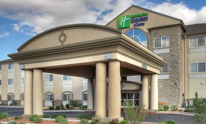Carlsbad Hotel | Holiday Inn Express Carlsbad, an IHG Hotel