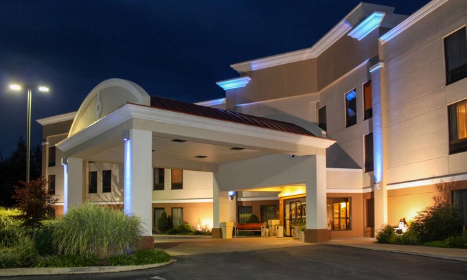 West Milton Hotel | Holiday Inn Express Lewisburg/New Columbia by IHG