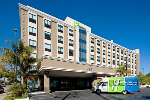 Los Angeles Hotel | Holiday Inn Express Los Angeles LAX Airport by IHG