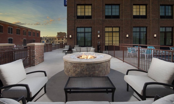 Downtown Hotel | Holiday Inn Express Pensacola Downtown by IHG