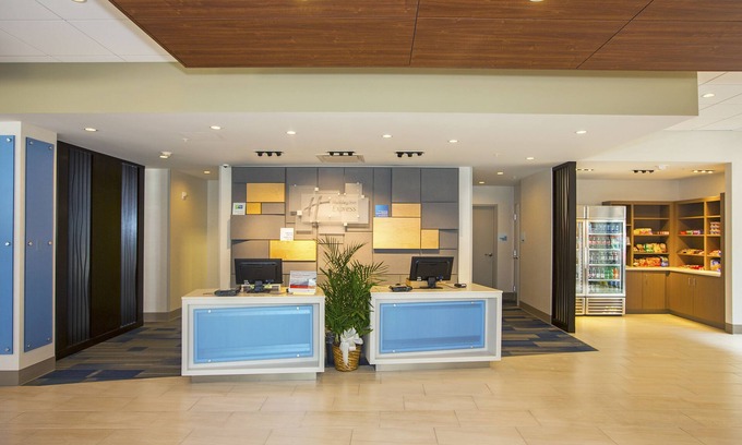North Shore Hotel | Holiday Inn Express & Suites Pittsburgh North Shore by IHG