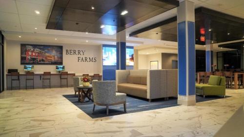 Franklin Hotel | Holiday Inn Express & Suites Franklin - Berry Farms by IHG