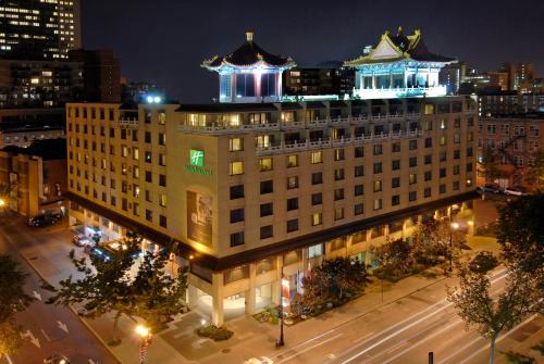Chinatown Hotel | Holiday Inn Montreal Centre Ville Downtown by IHG