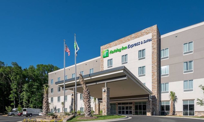 Toddville Road Hotel | Holiday Inn Express & Suites Charlotte Airport, an IHG Hotel