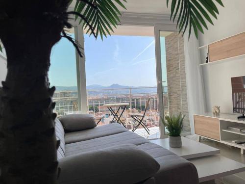 Carretera de Cadiz Apartment | Holidays2Malaga Princesa 3 dormitorios, vistas al mar y montaña, terraza y a 200m a la playa