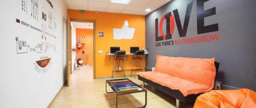 Sant Antoni Hostel | HolidaysBCN Rooms