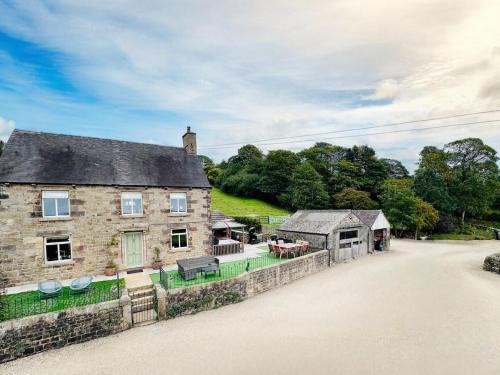 Leek House | HollyDale