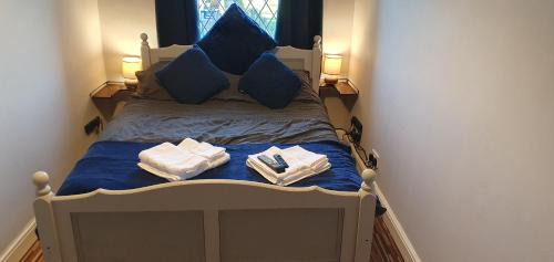 Sutton-in-Craven House | Home in Glusburn with hot tub and three cats