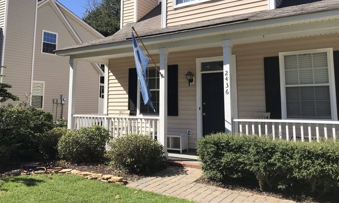 Mount Pleasant House | Home in Mt. Pleasant Close to IOP Beach