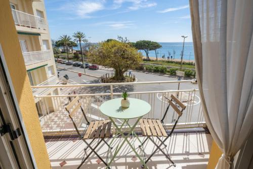 Pineda de Mar Apartment | HomeHolidaysRentals Eiffel - Costa Barcelona