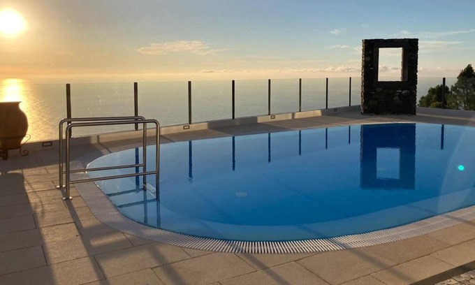 Faja da Ovelha Villa | Homerez - Spacious villa 4 km away from the beach for 6 ppl. with swimming-pool