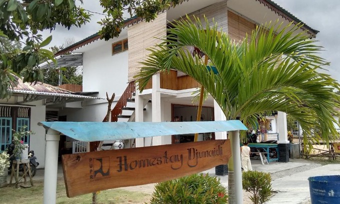 Tanjung Pandan House | Homestay Junaidi Tanjong Tinggi