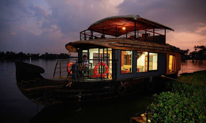 Alappuzha Boat Rental | Honeymoon Houseboat