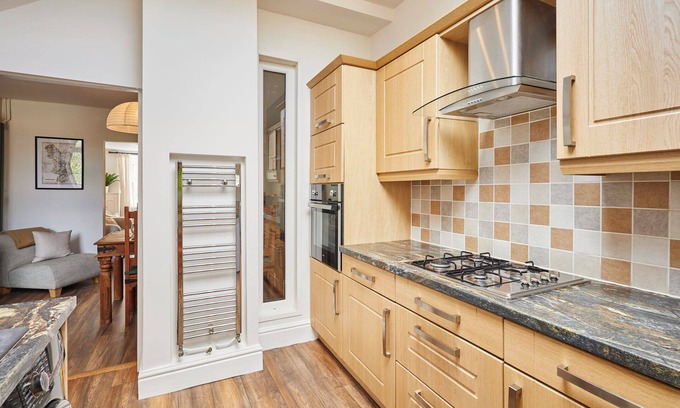 Matlock House | Host Stay Church View Cottage