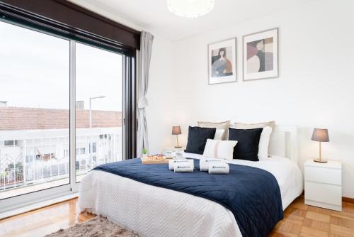 Mafamude Apartment | Host Wise - Spacious Sunny House with terrace & BBQ