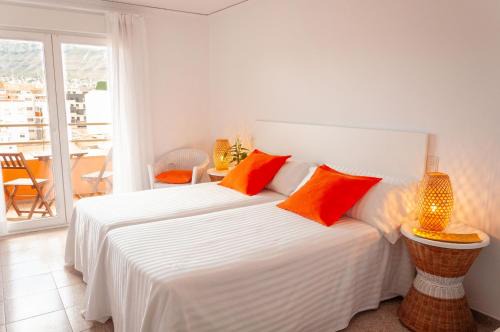 Denia House | Hostal Comercio