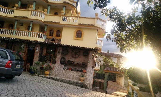 Otavalo Hostel | Hostal curiñan la mejor vista de Otavalo
