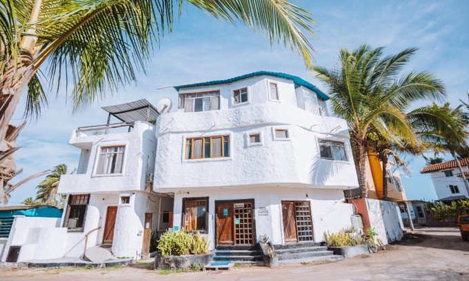Puerto Villamil Hotel | Hostal Galapagos by Bar de Beto
