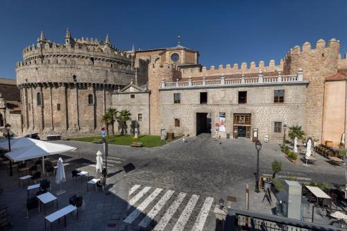 Old Town of Avila House | Hostal Restaurante Puerta del Alcázar