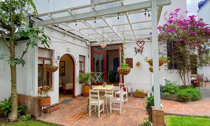 La Mariscal Bed & Breakfast | Hostal Sakti