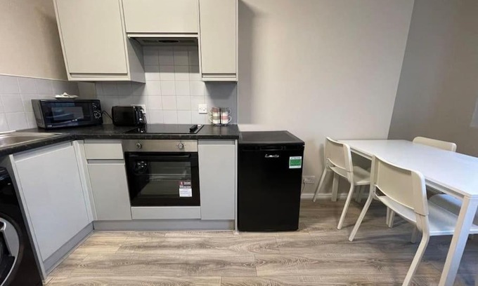 Liverpool Apartment | Hosted By Ryan - 1 Bedroom Apartment