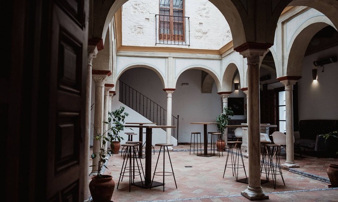 Carmona Hostel | Hostel Café FRENTEABASTOS