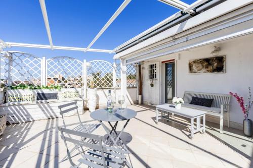 Quartiere XXVII Primavalle Apartment | Hostly-Salotti Terrace Suite-20min to Vatican
