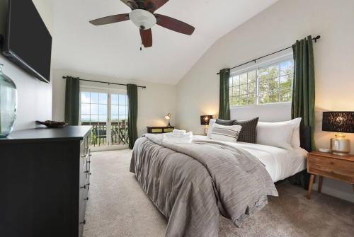 Pittsburgh House | HostWise Stays - The Cielo - Ohio River Views!