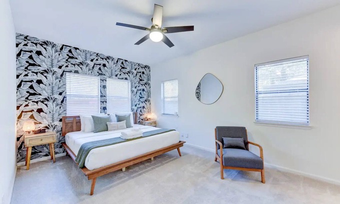 Cherrywood Apartment | Hot Tub - E. Austin - 5 min to UT - 10 min to DTnn