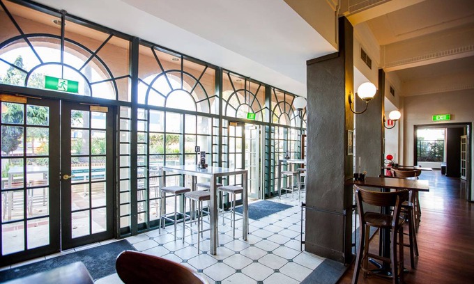 Nedlands Hotel | Hotel ∙ 8 guests