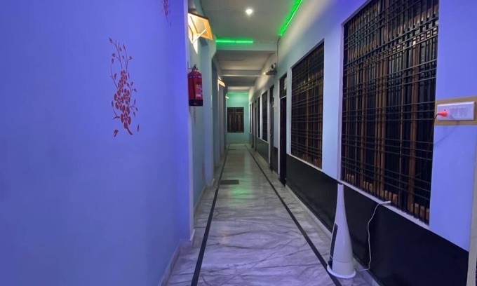 Naini Hotel | Hotel AjS