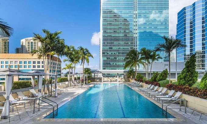 Brickell Apartment | Hotel AKA Suite