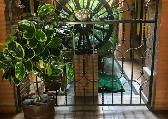 Iguala de la Independencia Hotel | Hotel Colonial Rivera
