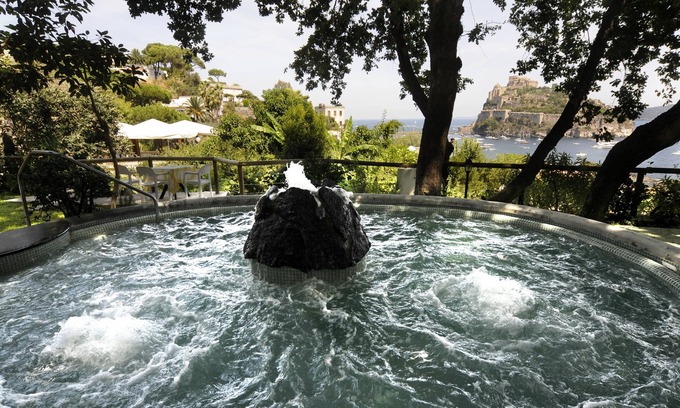 Ischia Porto Hotel | Hotel Giardino delle Ninfe e La Fenice