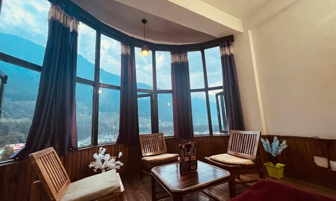 Manali Hotel | Hotel Hadimba palace